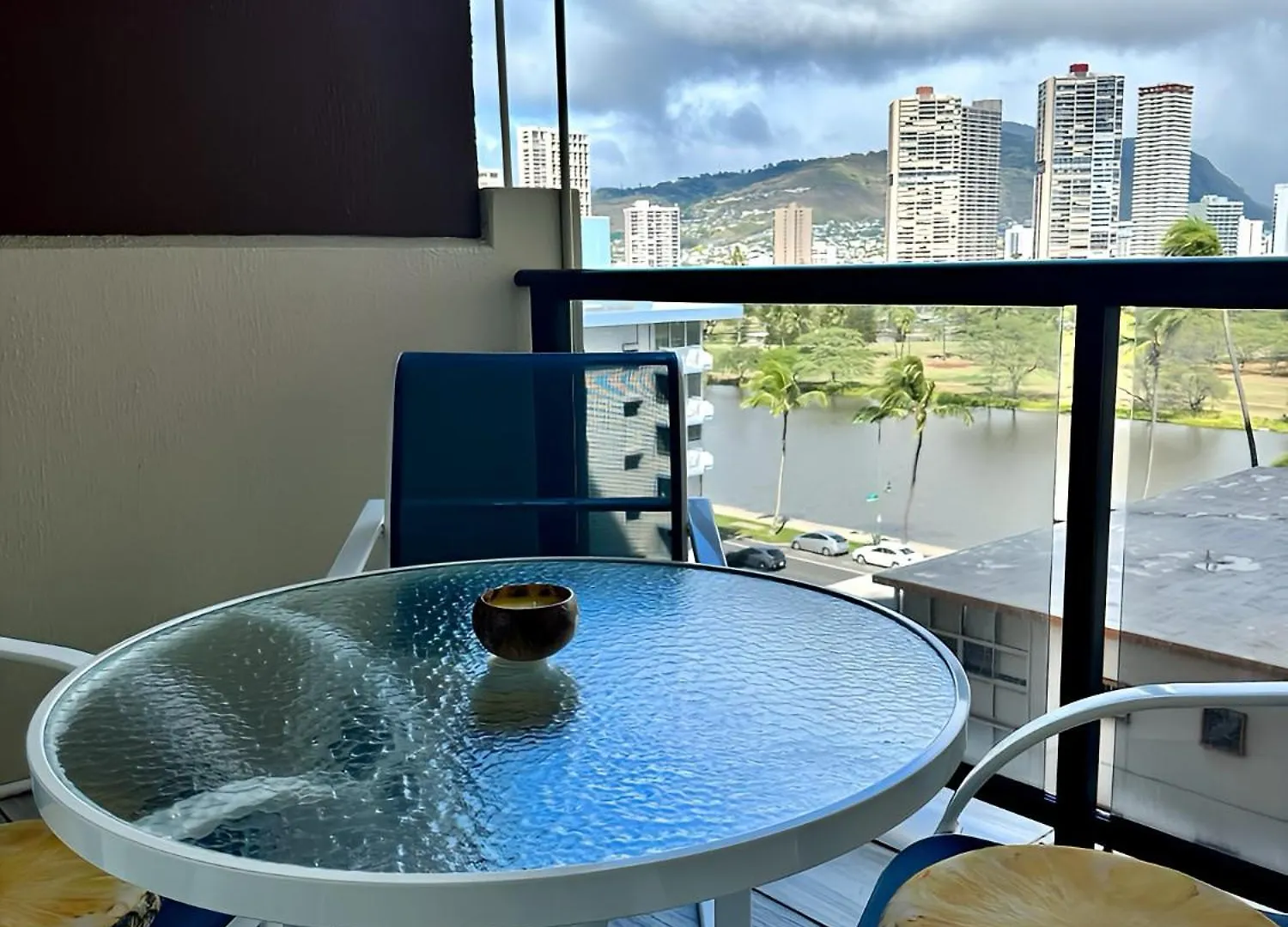 Renovated Studio Free Parking In Prime Waikiki Honolulu Lägenhet